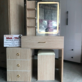 BÀN TRANG ĐIỂM  4
