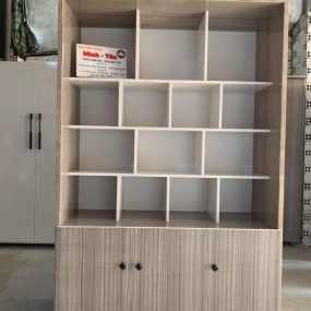 KỆ TRƯNG BÀY SẢN PHẨM 6