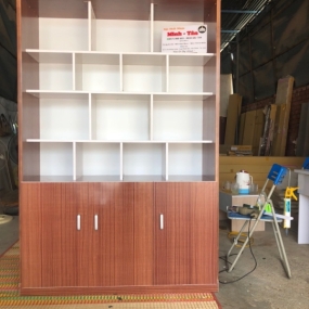KỆ TRƯNG BÀY SẢN PHẨM 8