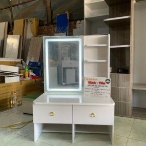 BÀN  TRANG ĐIỂM 11