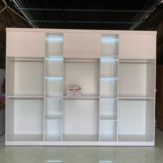 KỆ TRUNG BÀY SẢN PHẨM 1